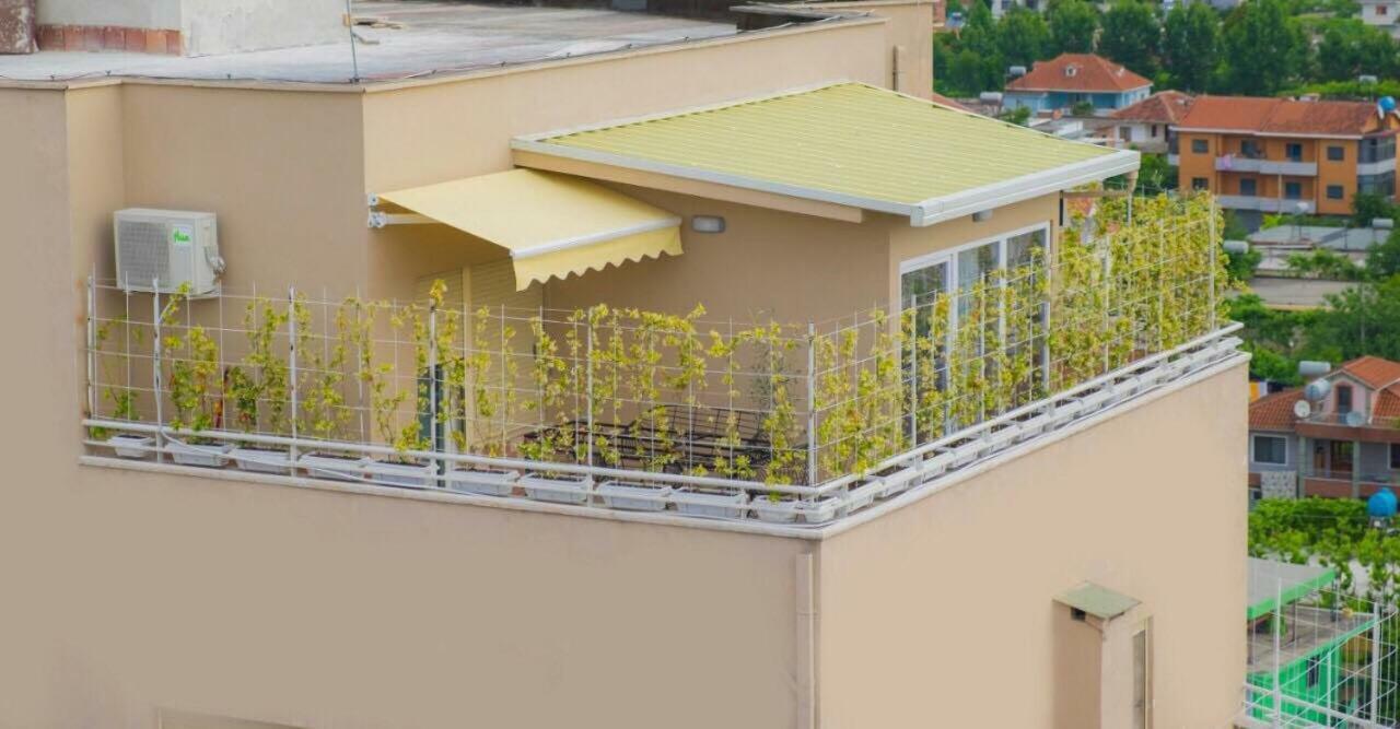 Modern Furnished Apartment With View Tirana Exterior foto